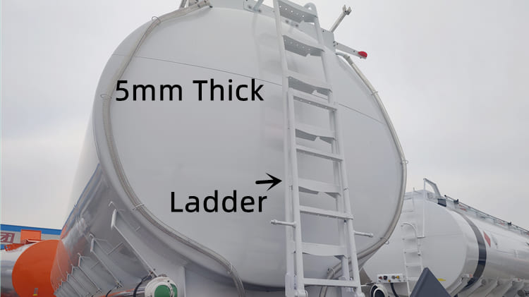 4 axle petrol tanker for Sale in Malawi