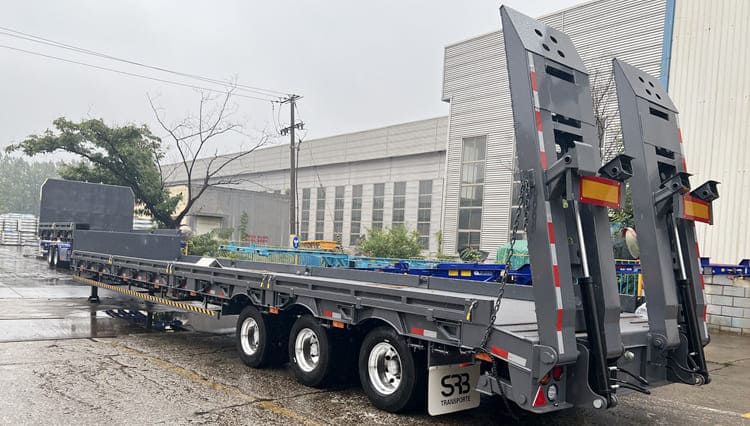3 Axle Semi Low Loader Trailer for Sale in Malawi